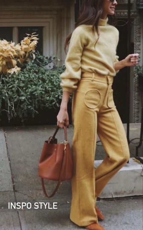 Yellow Trousers Outfit, Mustard Pants, European Street Style, Winter Pants Outfit, Leg Pants Outfit, Office Casual Outfit, Street Style Summer, Autumn Street Style, Spring Street Style