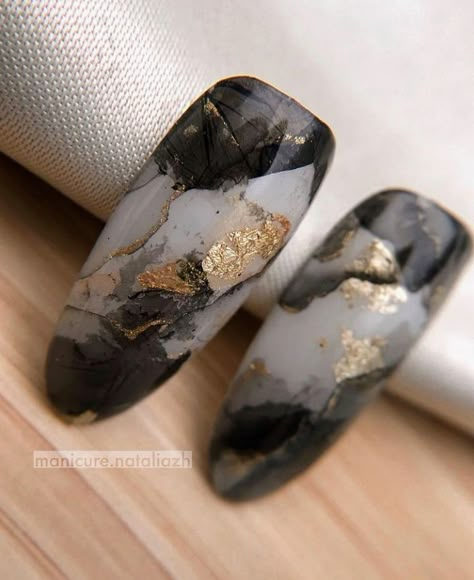 Black Marble Nails With Gold Flakes, Mramor Nail, Black Marble Nail Designs, Burgundy Marble Nails, Nails Inspiration Black, Black Marble Nails, Stone Nail Art, Grey Nail Designs, Water Marble Nails