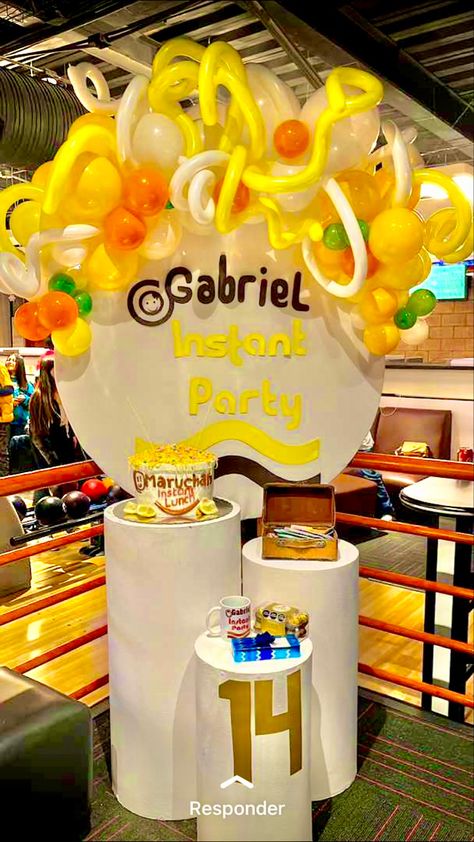 Ramen Noodle Birthday Party Decorations, Ramen Party Decor, Ramen Themed Birthday, Maruchan Party Ideas, Ramen Birthday Party, Maruchan Bar, Ramen Party, Balloon Colors, Anime Party