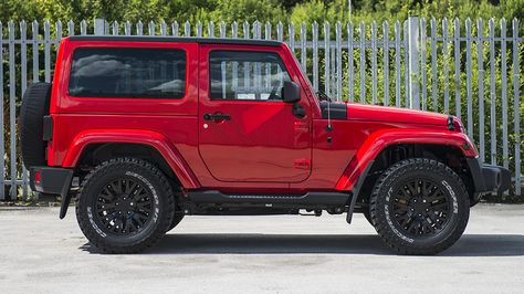 Four Door Jeep, Red Jeep Wrangler, 2 Door Jeep, Jeep Wrangler Interior, Two Door Jeep Wrangler, Jeep Sahara, Auto Jeep, Truck Company, Cars Suv