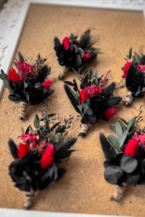 Gothic Wedding Ceremony, Black Burgundy Wedding, Gothic Groom, Moody Wedding Theme, Boho Boutonniere, Groom Buttonhole, Dried Flower Boutonniere, Moody Halloween, Dark Moody Wedding