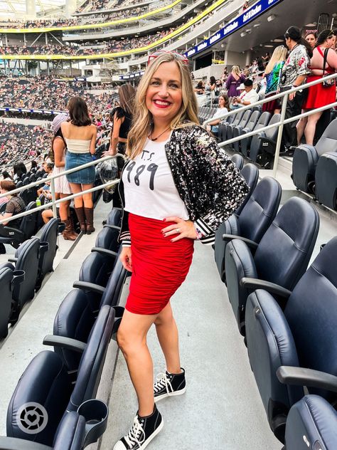 Swiftie Outfit Ideas, Sequin Skirt Outfit, Chic Cocktail Dress, Taylor Swift Tour Outfits, Swift Concert, Swift Tour, Tour Outfits, Taylor Swift Concert, Ruched Skirt