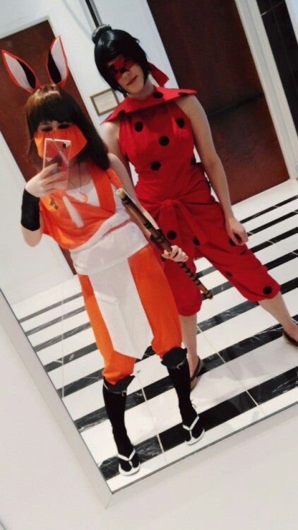 Miraculous Ladybug and Rena Rouge! Ladybug And Rena Rouge, Rena Rouge Costume, Miraculous Cosplay, Foxy Costume, Miraculous Costume, Good Cosplay, Ladybug Cosplay, Miraculous Song, Pose Art