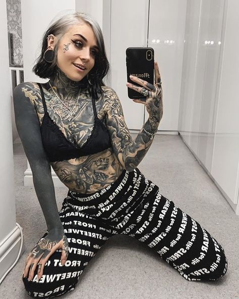 Monami Frost on Instagram: “Thank you for the MEGA amount of love for the NEW drop at @froststreetwear 😭🙏🤍 so grateful 🤍 Can’t wait for you all to get all your gear…” White Roots Dark Ends, Cheek Piercings, Black And White Hair, Tattooed Woman, Monami Frost, Face Tattoos, Elegant Tattoos, Only Girl, So Grateful