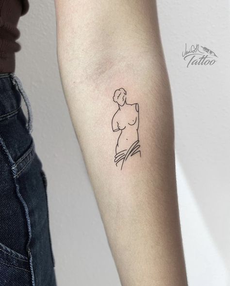 Italian Tattoo Ideas, Aphrodite Tattoo, Italian Tattoos, Tattoos Inspo, Statue Tattoo, Flash Tattoos, Greek Tattoos, Picture Collage Wall, Dope Tattoos