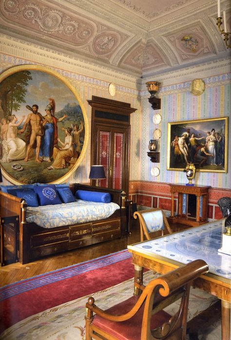 Gianni Versace House, Lake Como House, Versace Furniture, Baroque Interior, Maximalist Interior, Palace Interior, Retro Living Rooms, Miscellaneous Items, Chateau France