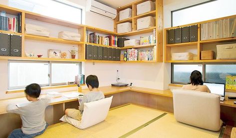 Japanese Study Room, Floor Desk, Tatami Room, Japanese Room, Japanese Home Decor, Japanese Interior Design, Japanese Interior, Japanese House, Home Office Design