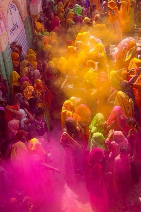 Indian Color Festival, Holi Vibes, Holi Aesthetic, Holi Art, School Moodboard, Aesthetic Festival, Holi Pictures, Festival Of Colours, Colorful Vibes