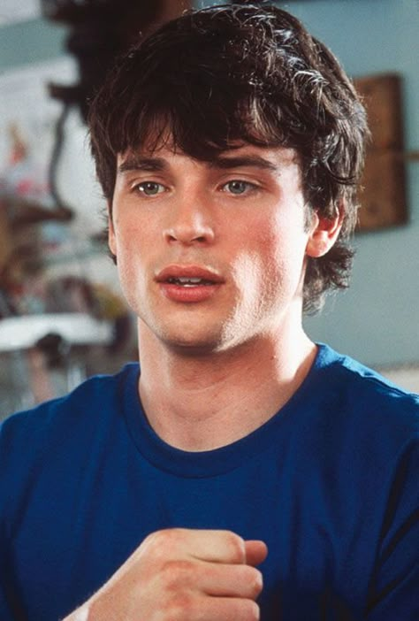 Tom Welling as Charlie Baker in Cheaper by the Dozen Tom Welling Smallville, Nicole Eggert, Comic Superman, Cheaper By The Dozen, Tom Welling, Popular Tv Series, First Crush, Baywatch, Clark Kent