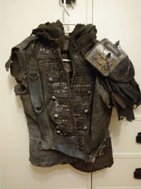 Post Apocalyptic Outfit Male, Apocalypse Clothes, Post Apocalyptic Mask, Post Apocalyptic Outfit, Apocalypse Clothing, Post Apocalyptic Clothing, Apocalypse Fashion, Apocalypse Gear, Post Apocalyptic Costume