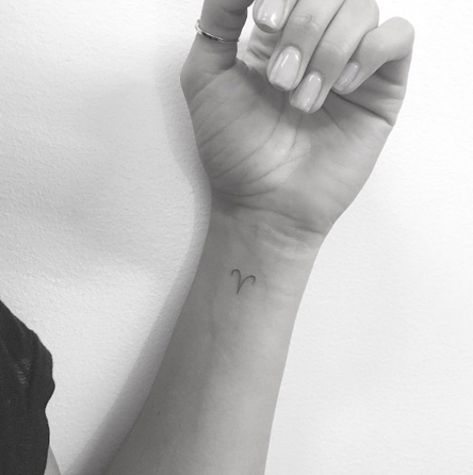 Aries Symbol Tattoos, A Small Tattoo, Aries Symbol, Tiny Tattoos For Women, Simple Tattoos For Women, Tiny Wrist Tattoos, Aries Tattoo, Tattoo Zeichnungen, Zodiac Tattoos