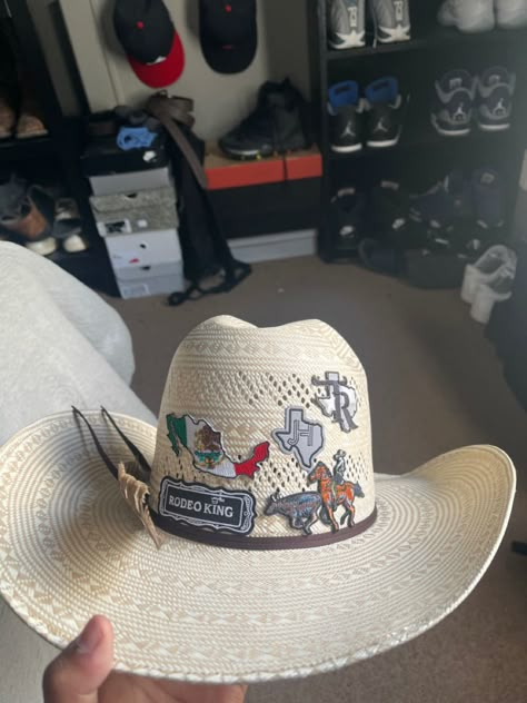 Country Hats, Western Outfits Men, Fiesta Outfit, Western Wear Outfits, Cute Country Outfits, Looks Country, Felt Cowboy Hats, Mexican Outfit, Rodeo Outfits