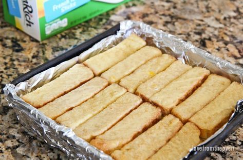 Frozen French Toast Casserole, French Toast Sticks Casserole, French Toast Sticks Oven, Frozen French Toast Sticks Casserole, French Toast Stick Casserole, French Toast Casseroles, French Toast Bites Recipe, Quick French Toast, Easy French Toast Casserole