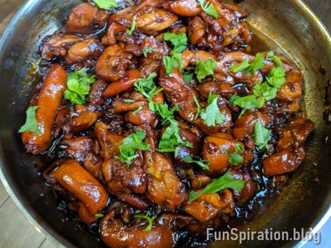 Caramelized Chicken, Air Fryer Recipes Chicken Wings, Chicken Leg Quarter Recipes, Caramel Chicken, Ginger Chicken Recipes, Vietnamese Grilled Pork, Spicy Chicken Recipes, Sweet Chicken, Chicken Drumstick Recipes