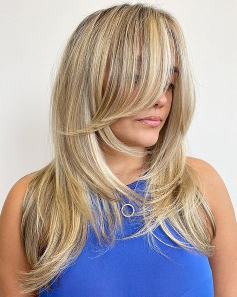 Long Feathered Side-Swept Bangs Choppy Side Bangs, Haircut Ideas With Bangs, Cute Side Bangs, Layered Side Bangs, Wispy Side Bangs, Oval Face Bangs, Short Side Bangs, Ash Blonde Hair Balayage, Front Layers