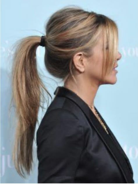 Jennifer Aniston Hair Up Do, Jennifer Aniston Ponytail, Jennifer Aniston Haircut, Jennifer Aniston Hair Color, Hair In A Ponytail, Jennifer Aniston Hair, Jennifer Aniston Style, Jen Aniston, Light Aesthetic