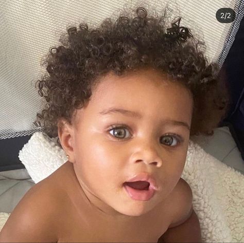 Mixed Babies With Green Eyes, Light Skin Baby Boy, Baby With Freckles, Light Skin Babies, Green Eyed Baby, Boys With Green Eyes, Hazel Brown Eyes, Baby Hazel, Blue Eyed Baby