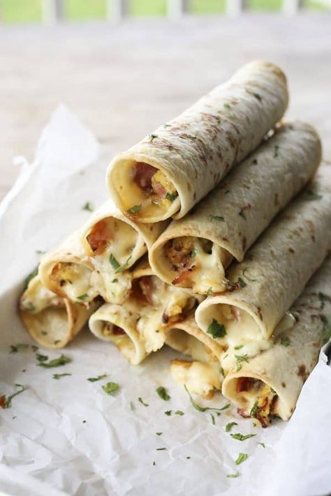 Baked Breakfast Taquitos - Foodie With Family Quick And Easy Brunch Recipes, Breakfast Taquitos, Recipes Brunch, Baked Breakfast, Easy Brunch Recipes, Classic Breakfast, Easy Brunch, What's For Breakfast, Breakfast Bake