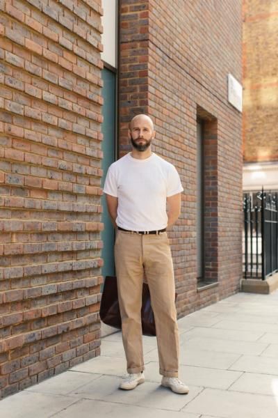 Lookbook – Permanent Style Chino Pants Men Outfits Street Styles, Tucked In Shirt Outfit, Minimalist Style Men, Chinos Men Outfit, Permanent Style, Men Street Look, Normcore Fashion, Clothes Board, Shirt Outfit Men