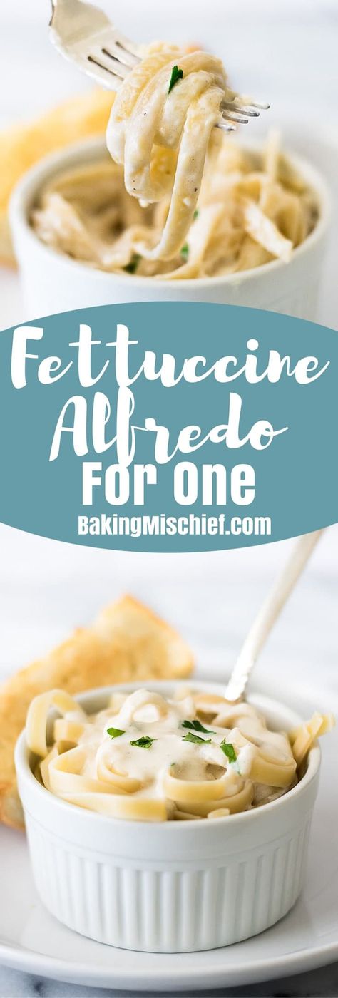 This Quick and Easy Fettuccine Alfredo for One can be made in less than twenty minutes and makes a fabulously cheesy lunch or dinner. |Recipe for One| Alfredo For One, Dinner Recipe For One, Easy Fettuccine Alfredo, Easy Fettuccine, Resep Pasta, Recipe For One, Recipe For 1, Dinner For One, Single Serving Recipes