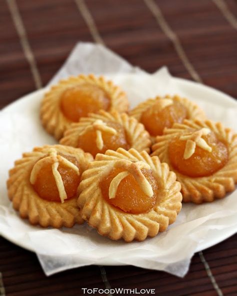 Pineapple Tart Cookies, Kueh Raya, Jam Tarts Recipe, Kueh Recipe, Pineapple Tarts Recipe, Cny Snacks, Cny Cookies, Malaysian Dessert, Pineapple Tarts