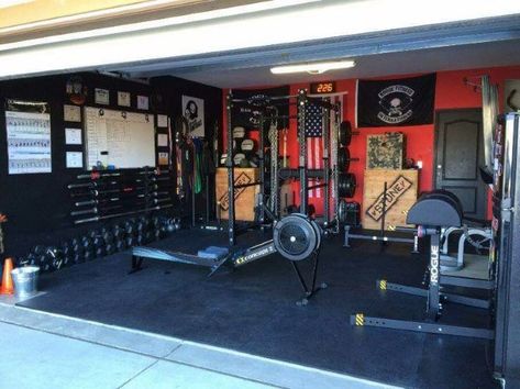 Crossfit Garage Gym, Crossfit Home Gym, Fitness Center Design, Home Gym Ideas, Dream Home Gym, Crossfit At Home, Home Gym Garage, Diy Home Gym, Diy Gym