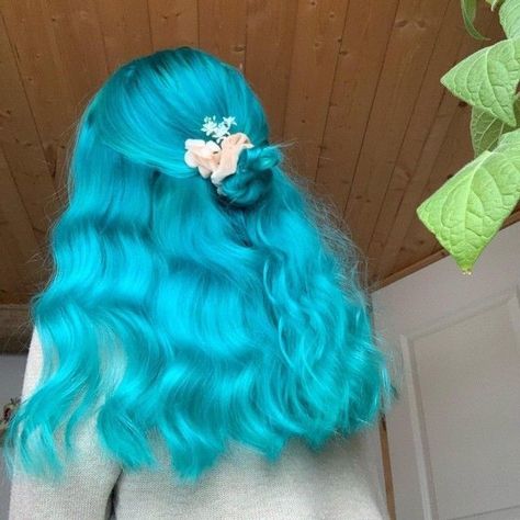 Arctic Fox Aquamarine, Aqua Blue Hair, Aquamarine Hair, Middle Length Hair, Bright Blue Hair, Fox Hair Color, Fairy Photoshoot, Dyed Hair Blue, Blue Core