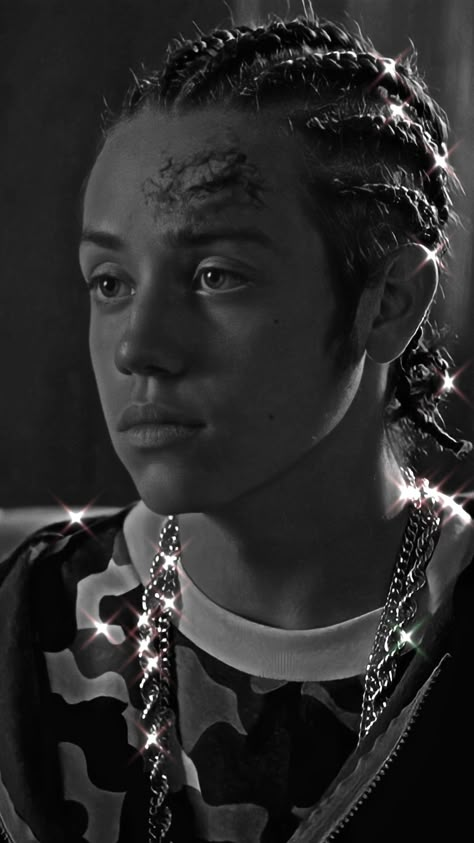 Карл галлагер, karl gallagher, бесстыжие, shameless Carl Gallagher Braids, Guys With White Hair, Carl Shameless, Shameless Characters, Shameless Tv Show, Carl Gallagher, Cute Guy Pics, Black Men Hairstyles, Perfect Boy