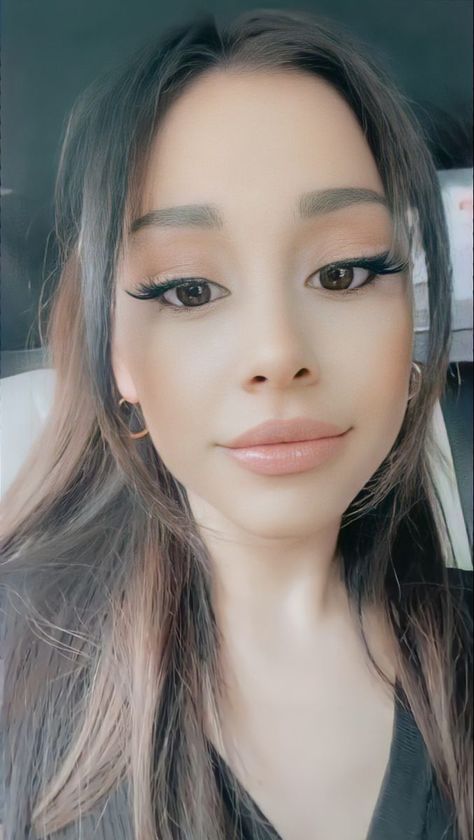 Ariana Grande Kiss, Selfie Wallpaper, Ariana Grande Selfie, Ariana Grande Album, Ariana Grande Drawings, Ariana Grande Outfits, Ariana Grande Fans, Ariana Grande Cute, Ariana Grande Style