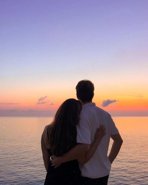 No Face Couple Photos, No Face Couple, Couple Beach Pictures, 사진 촬영 포즈, Beach Photography Poses, Foto Tips, Couple Picture, Couple Picture Poses, Cute Couple Poses