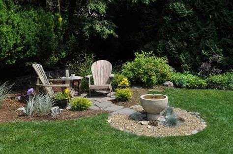 cozy backyard corner Backyard Sitting Areas, Garden Sitting Areas, Large Backyard Landscaping, Garden Seating Area, Patio Grande, Backyard Seating Area, Outdoor Sitting Area, Big Backyard, Cozy Backyard