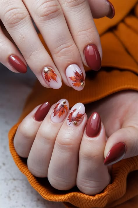 Get ready to fall in love with these round fall nail ideas that perfectly capture the essence of the season. Imagine a warm mocha base adorned with soft gold flecks, reminiscent of autumn leaves. This chic design naturally complements both casual and festive looks, making it a versatile choice for any occasion. Elevate your nail game this fall with this cozy and stylish twist! Round Fall Nails, Fall Nail Ideas, Thanksgiving Nail Designs, Gold Nail Designs, Short Gel Nails, Classy Nail Designs, Edgy Nails, Thanksgiving Nails, Easy Thanksgiving