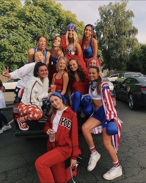 Football Face Paint, Football Season Outfits, Fourth Of July Pics, 4th Of July Pics, School Spirit Days, Spirit Week Outfits, America Party, Bestie Outfits, Football Themes