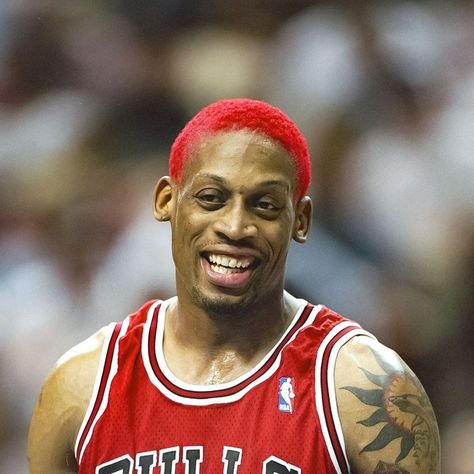 ❤️🧡💛💚💙💜🤎 on Instagram: “🌹 🍎 🚨 🌶 ❤️ #dennisrodmanshair” Nba Pfp, Denis Rodman, Mvp Basketball, Kobe Bryant Michael Jordan, Vintage Rap Tees, Basketball Background, Michael Jordan Basketball, Dennis The Menace, Basketball Photography