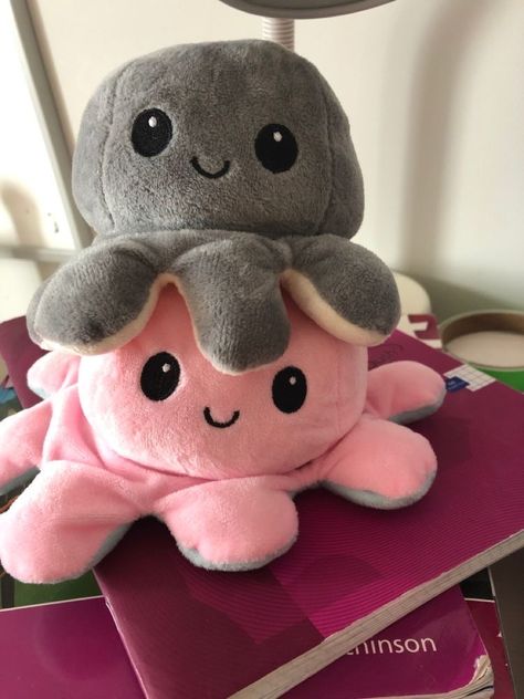 Gift Shop Interiors, Pink Octopus, Beautiful Summer Wallpaper, Octopus Plush, Doremon Cartoon, The Visit, Cat Icon, Kawaii Plushies