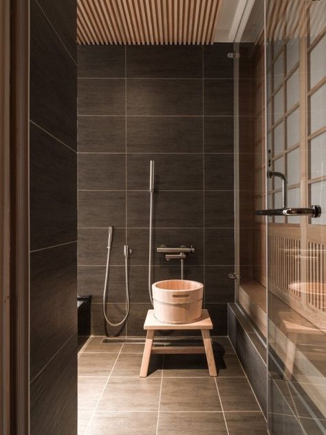 minimalist bathroom Japanese style interior design marble tiles wooden chair Brown Tile Bathroom, Japanese Bathroom Design, Small Space Bathroom Design, Japanese Bathroom, Natural Bathroom, Japanese Interior Design, Bad Inspiration, Asian Home Decor, Brown Bathroom