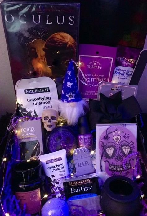 goth-valentines-day-gifts Halloween Birthday Basket, Purple Gift Basket Ideas Birthday, Goth Self Care, Halloween Boxes Gift, Spooky Box Ideas, Halloween Spooky Baskets For Boyfriend, Purple Care Package, Cute Spooky Basket Ideas For Friends, Mens Spooky Basket