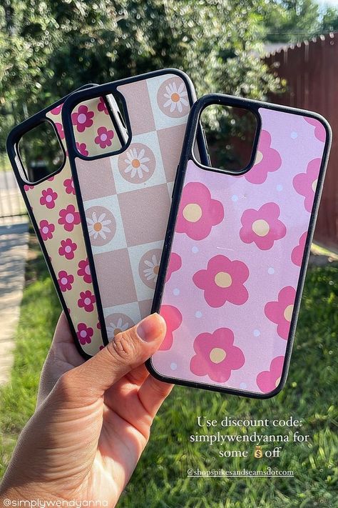 Cute Cartoon Phone Cases, Cute Preppy Things, Custom Phone Cases Ideas, Cartoon Daisy, Sublimation Phone Case, Aesthetic Phone Case Ideas, Nike Phone Cases, Daisy Iphone Case, Iphone Charger Cord