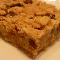 Chipper Bars Chipper Bars, Easy Bar, Brownie Bar, Cookie Desserts, Cookie Bars, Bars Recipes, Good Eats, Christmas Food, Peanut Butter