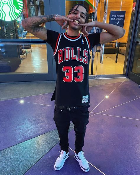 Jersey Outfit Summer, Nba Jersey Outfit Men, Jersey Outfit Men, Nba Jersey Outfit, Best Nba Jerseys, Basketball Jersey Outfit, Lucas Coly, Mens Clothing Trends, Black Men Fashion Urban