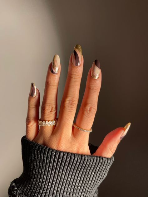 Fall Swirls with brown and gold Maroon Nails, Nails Gold, Gold Nails, Glitter Nails, Swirl, Glitter, Nails, Gold