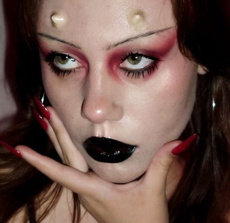 Red Eyeshadow Halloween, Red Eye Halloween Makeup, Halloween Makeup Red Eyes, Vampire Red Makeup, Sultry Red Makeup, Black Halloween Eye Makeup, Black Lipstick Halloween Makeup, Silver Eye Red Lip, Red Creative Makeup