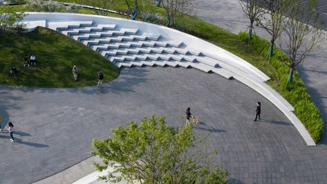 Hopkins Architects, Architecture Jobs, Paving Design, Linear Park, Hillside Landscaping, Outdoor Theater, Landscape Elements, Architectural Projects, Landscape Architecture Design