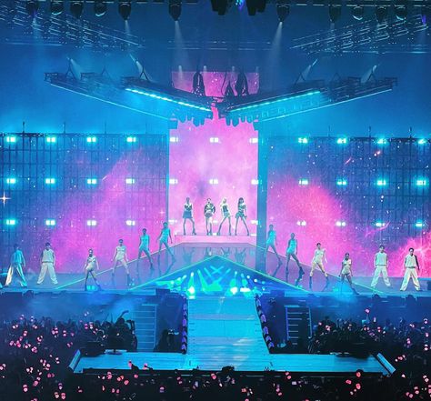 2022 Mama Awards, Toyota Center, Concert Stage Design, Blackpink Coachella, Kpop Backgrounds, Blackpink Born Pink, Stage Background, Performance Stage, Mama Awards