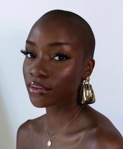 Shave Head, Marni Earrings, Brown Skin Girl, Bald Girl, Bald Hair, Simple Makeup Looks, Bald Women, Beauty Influencer, Fancy Hairstyles