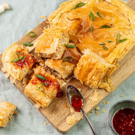 Crab-Rangoon-Phyllo-Bake Take Out At Home, Phyllo Dough Recipes, Shrimp Fried Rice, Crab Rangoon, Family Favorite Recipes, Crab Recipes, Phyllo Dough, Sweet Chili Sauce, Sweet Chili