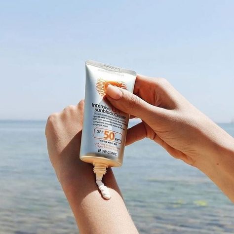 Protect and nourish your skin with 3W Clinic Intensive UV Sunblock Cream SPF 50+ PA+++. Offering powerful UVA and UVB protection, this sunblock prevents sun damage and premature aging, leaving your skin radiant and healthy. Shop now! ✨ Available on Offer Price of 44% Discount 😘 Use this Bohemian code: OSG0724C1P51 and claim your 44% discount😍 https://ohsogo.com/products/3w-clinic-intensive-uv-sunblock-cream-spf-50-pa-70ml . . . . . . #3WClinic #UVSunblock #SPF50 #PA+++ #SunProtection #UVPr... Intensive Uv Sunblock Cream, Japanese Sunscreen, Korean Sunscreen, Red Ginseng, Whitening Face, Mask Sheet, Kraf Diy, Brighten Skin Tone, Face Mist