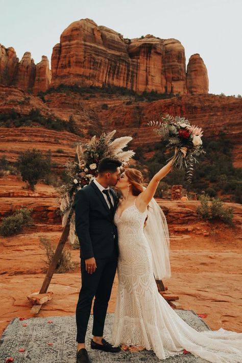 This Sedona Red Rock elopement is all the inspiration you need if you are considering eloping at Cathedral Rock in Arizona. #Wedding #DestinationWeddings #DestinationWeddingIdeas #DestinationWeddingPhotography Mountain Marriage, Red Rock Wedding, Sand Wedding, Elopement Pictures, Sedona Elopement, Elopement Photoshoot, Cathedral Rock, Sedona Wedding, Rock Wedding