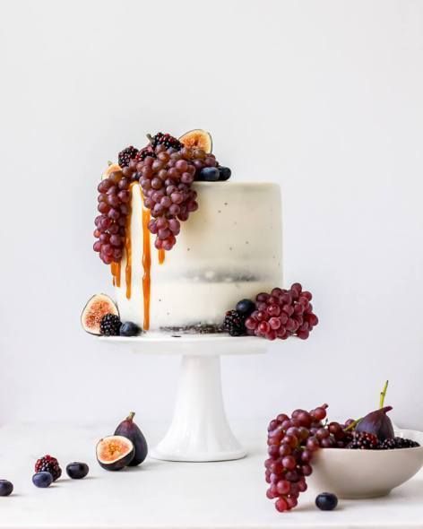 Cake With Figs, Best Ever Chocolate Cake, Champagne Grapes, Salted Caramels, Dessert Inspiration, Chocolate Birthday Cake, Photography Group, Dark Chocolate Cakes, Meringue Buttercream