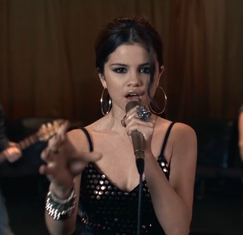 Round & Round music video Selena Gomez Round And Round, People Can Go Selena Gomez Song, Selena Gomez Video Clips, Selena Gomez Revival Tour Video, Selena Gomez Who Says Song, Selena Gomez Wallpaper, Selena Gomez Music, Selena Gomez Music Videos, Wizards Of Waverly Place